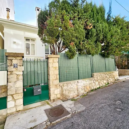 3 Bedroom House In The Center Of *