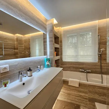 Villa 3 Bedroom House In The Center Of *